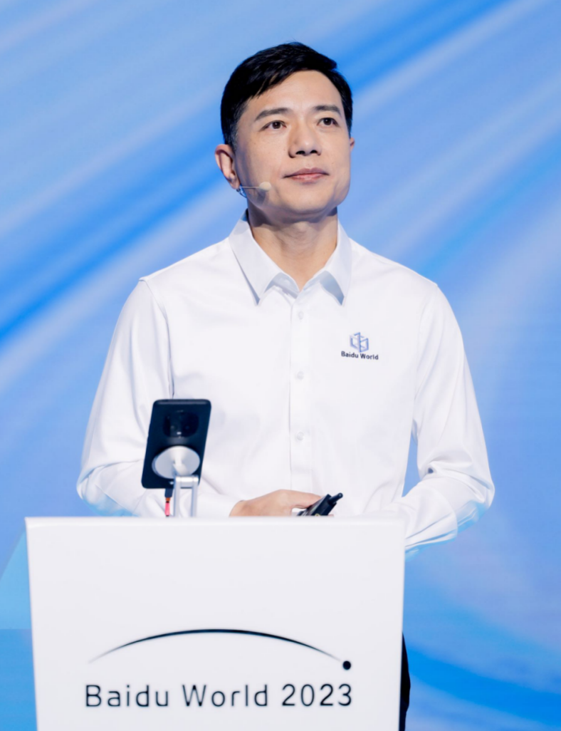 百度发布文心大模型4.0！李彦宏：大模型带来的智能涌现，是开发AI原生应用的基础(图1)